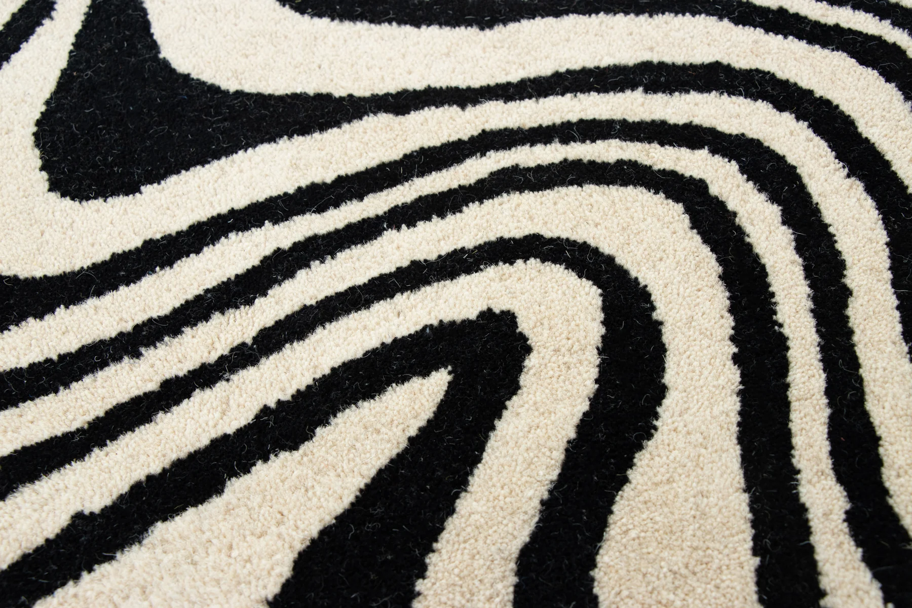 Paint Melt Beige & Black - Image 6